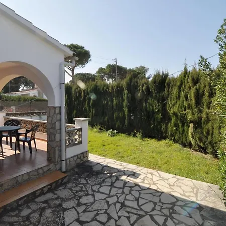 Casa Brigitte: Tranquilidad, Jardin Amplio, Wifi, A Solo 200 Metros De La Playa - Hisp-7-16 Villa Torroella de Montgrí