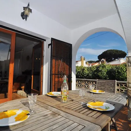Casa Brigitte: Tranquilidad, Jardin Amplio, Wifi, A Solo 200 Metros De La Playa - Hisp-7-16 Torroella de Montgrí